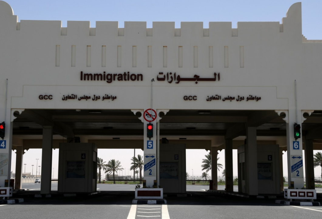بالفيديو  ..  ردة فعل مؤثرة لطفل على خبر فتح الحدود بين السعودية و قطر
