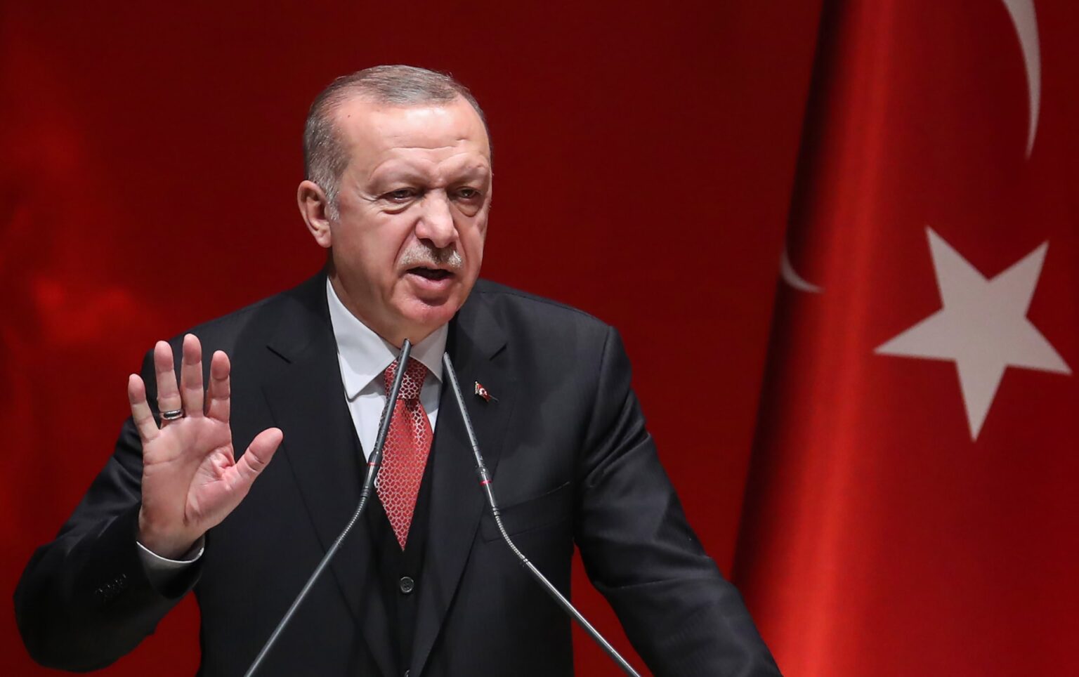 أردوغان يرفع الحد الأدنى للأجور إلى 768 دولارا