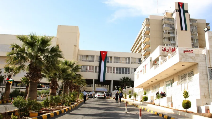 تدخل علاجي نوعي في مستشفى الجامعة لعلاج ورم في رأس عظم الفخذ