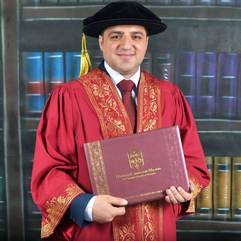 مبارك الدكتوراة لــ"محمد نوفل"