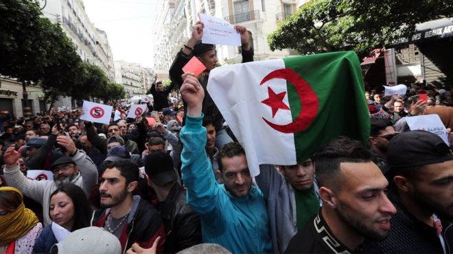  الجمعة العاشرة ..  الحراك الشعبي الجزائري يدعو لمليونية حاشدة