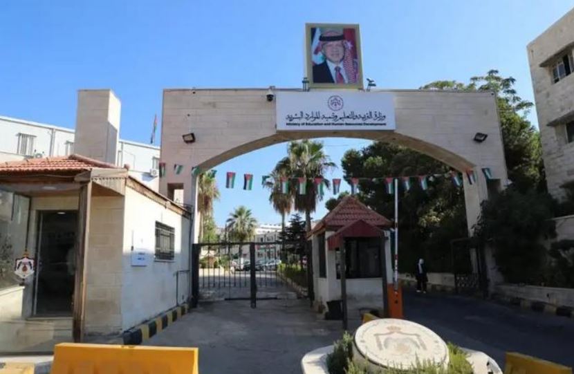 التربية تسلط الضوء على دور انتخابات المجالس الطلابية في تعزيز المشاركة الديمقراطية