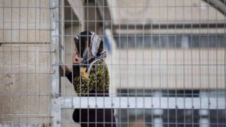 الاحتلال يمدد اعتقال سيدة مقدسية وزوجها