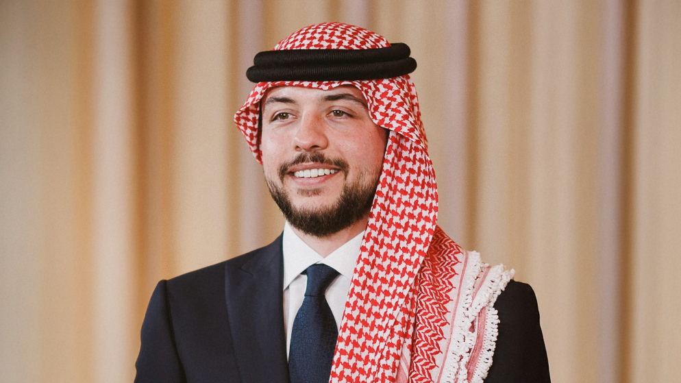 ولي العهد يعقد لقاء مع الرئيس الفرنسي في باريس