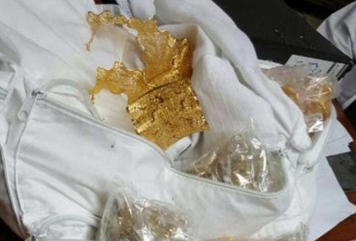 مصادر: "مهرّبة الذهب" في مطار جدة "طبيبة" سعودية قادمة من تركيا