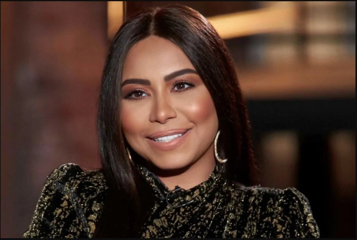 شيرين عبد الوهاب تفاجئ الجمهور بإطلالة عفوية من دون مكياج