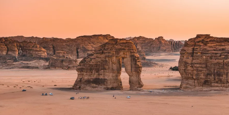 بالصور  ..  أشهر الأسواق عند السياحة في العلا