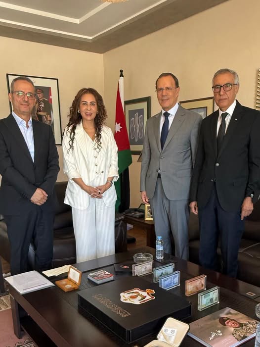 السفيرة جمانة غنيمات تبحث تعزيز مشاركة الأردن في معرض الفرس بالمغرب