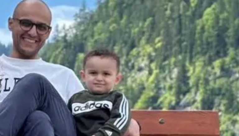 قفز إلى الشلال لإنقاذ طفله فمات معه ..  مأساة طبيب سعودي تحزن «السوشيال ميديا»