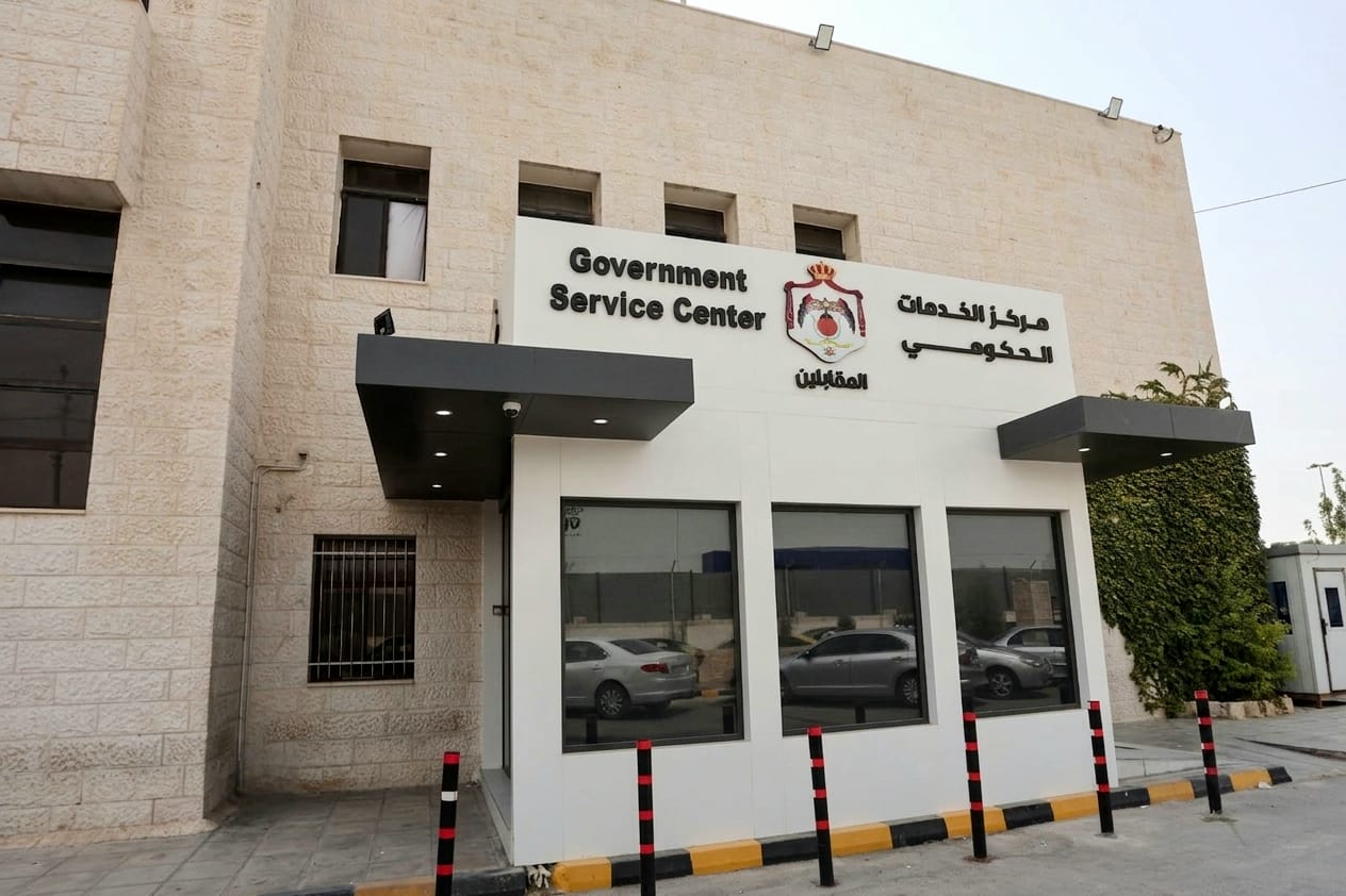 الإعلامي الدكتور محمد العشي
