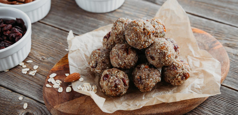 كرات الطاقة الرمضانية: 6 وصفات مغذية للسحور وتحلية خفيفة بعد الإفطار