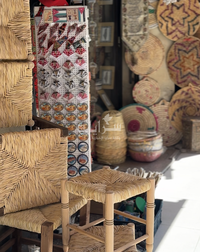 التحف الشرقية في عمّان ..  مهنة عريقة تصارع التراجع رغم تاريخها الممتد لعقود  ..  فيديو