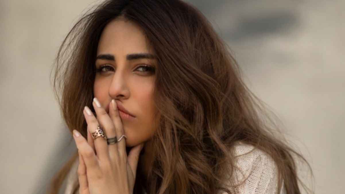 نجمة باكستانية تطالب بمقاطعة نجوم هوليوود المؤيدين للاحتلال الاسرائيلي 