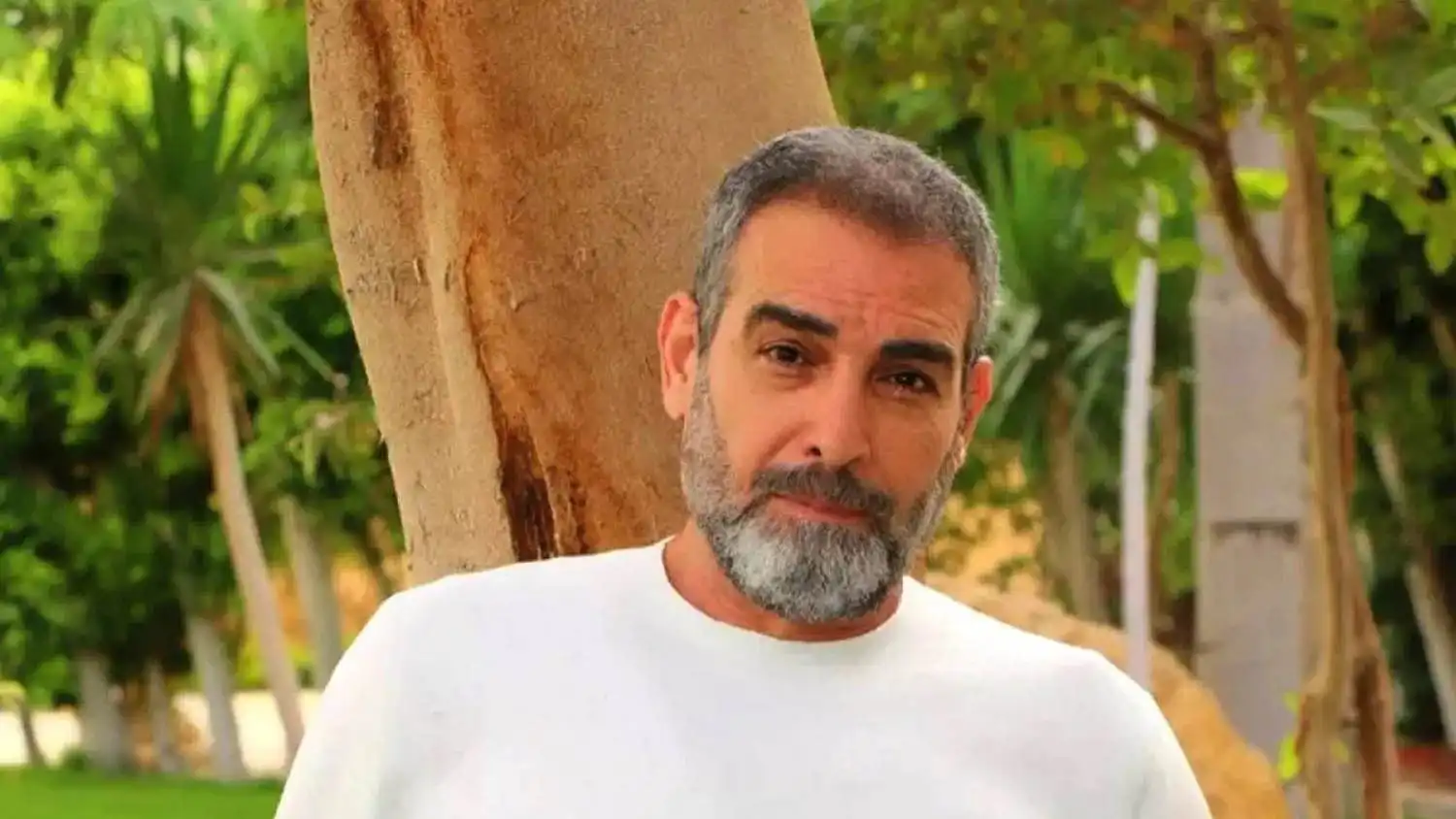بعد جراحة الحبال الصوتية ..  تطورات الحالة الصحية لأحمد عبد العزيز  