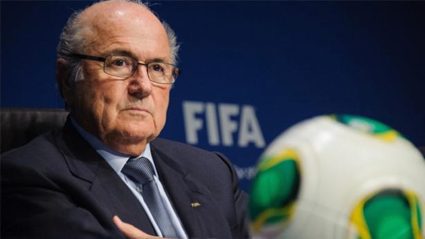 بلاتر : رئيسا فرنسا وألمانيا حاولا التأثير على تصويت استضافة كأس العالم