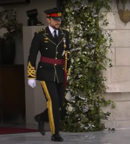 ولي العهد يصل قصر زهران لعقد قرانه 