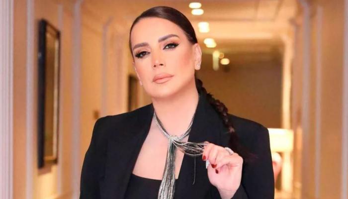 انشغلت عنها بالحياة والعمل ..  شكران مرتجى تبكي ندما بعد رحيل والدتها