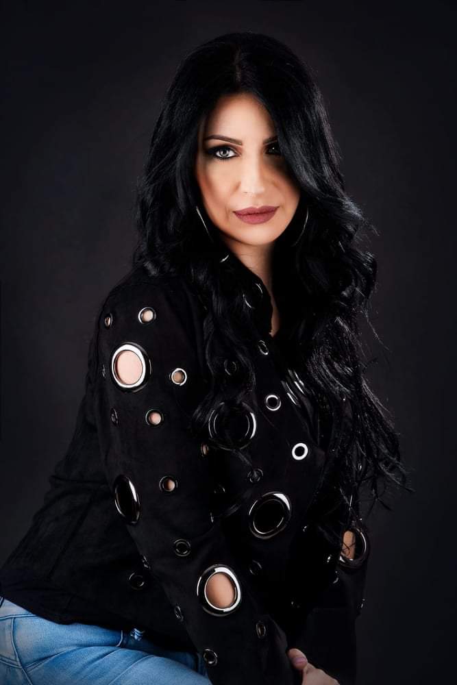 الفنانة الفلسطينية روحانا تهنئ الشعب الاردني بالاستقلال