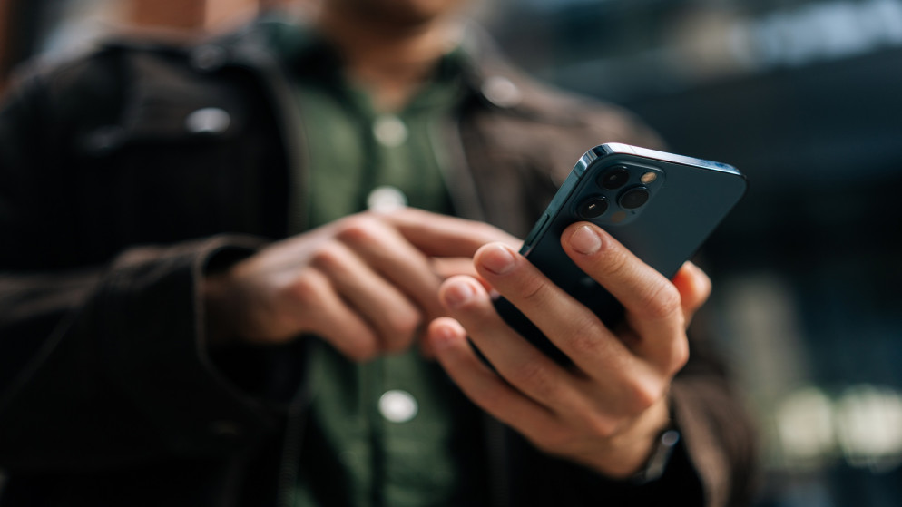 الإمارات تحيل مجموعة من مستخدمي وسائل التواصل الاجتماعي إلى النيابة العامة