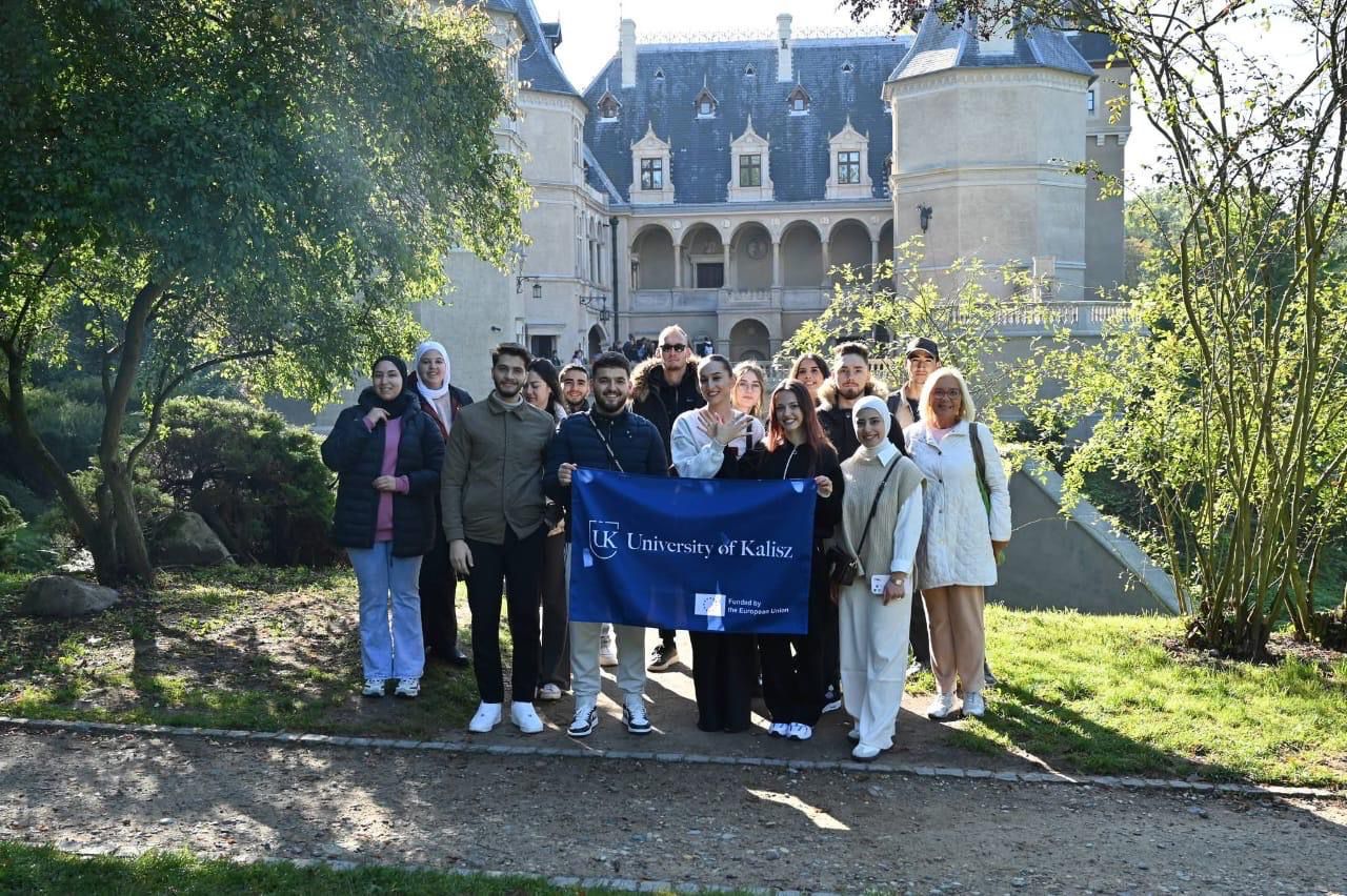 جامعة الزيتونة الأردنية تبتعث طلبتها إلى جامعات الاتحاد الأوروبي ضمن برنامج "إيراسموس+ "