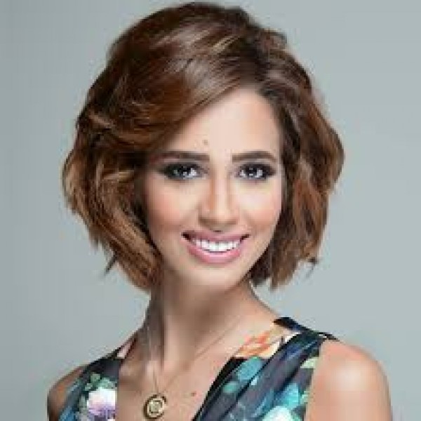 بالصور ..   رنا سماحة تعلن ارتباطها