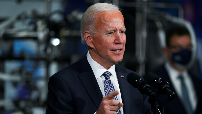 استطلاع: غالبية الأمريكيين يثقون بتعامل بايدن مع السياسية الخارجية