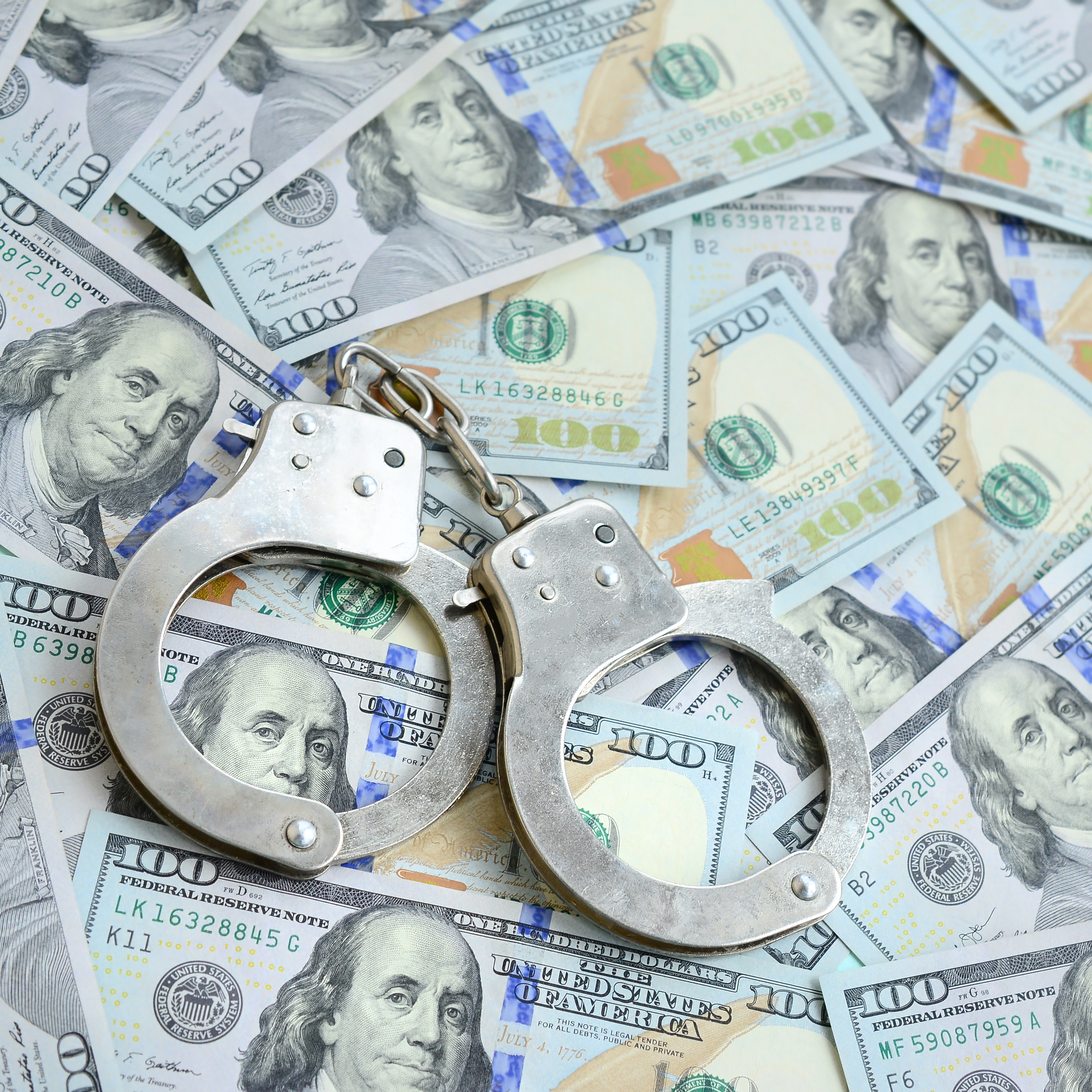 عصابة أردنية تستولي على ملايين الدولارات عبر شركات تداول في البورصات والأسواق المالية  ..  تفاصيل 
