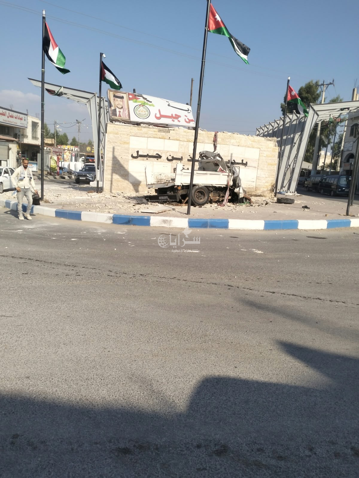وفاة ثلاثيني جراء تدهور مركبة في الشونه الشمالية ..  صور