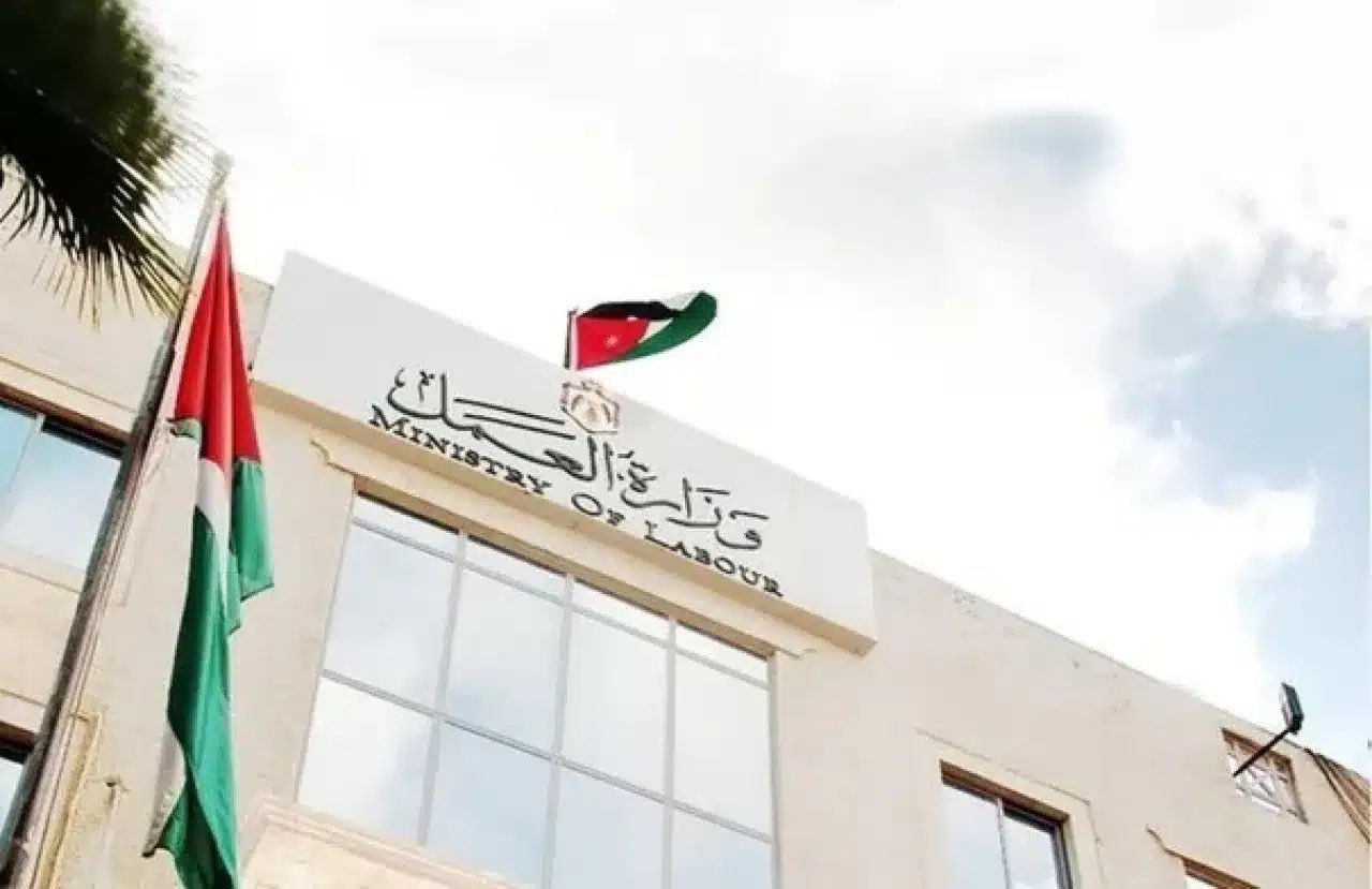 “العمل”: لا دخول لأي عاملة إلى الأردن دون فحوصات طبية