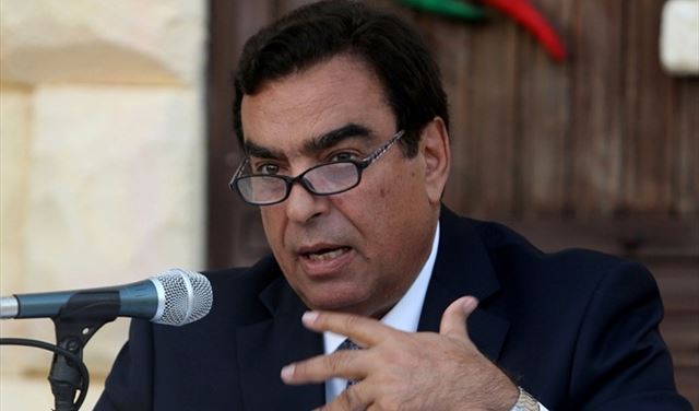 شاهد بالفيديو  ..  جورج قرداحي يهاجم الحكومة: "لا ناقة لها ولا جمل"