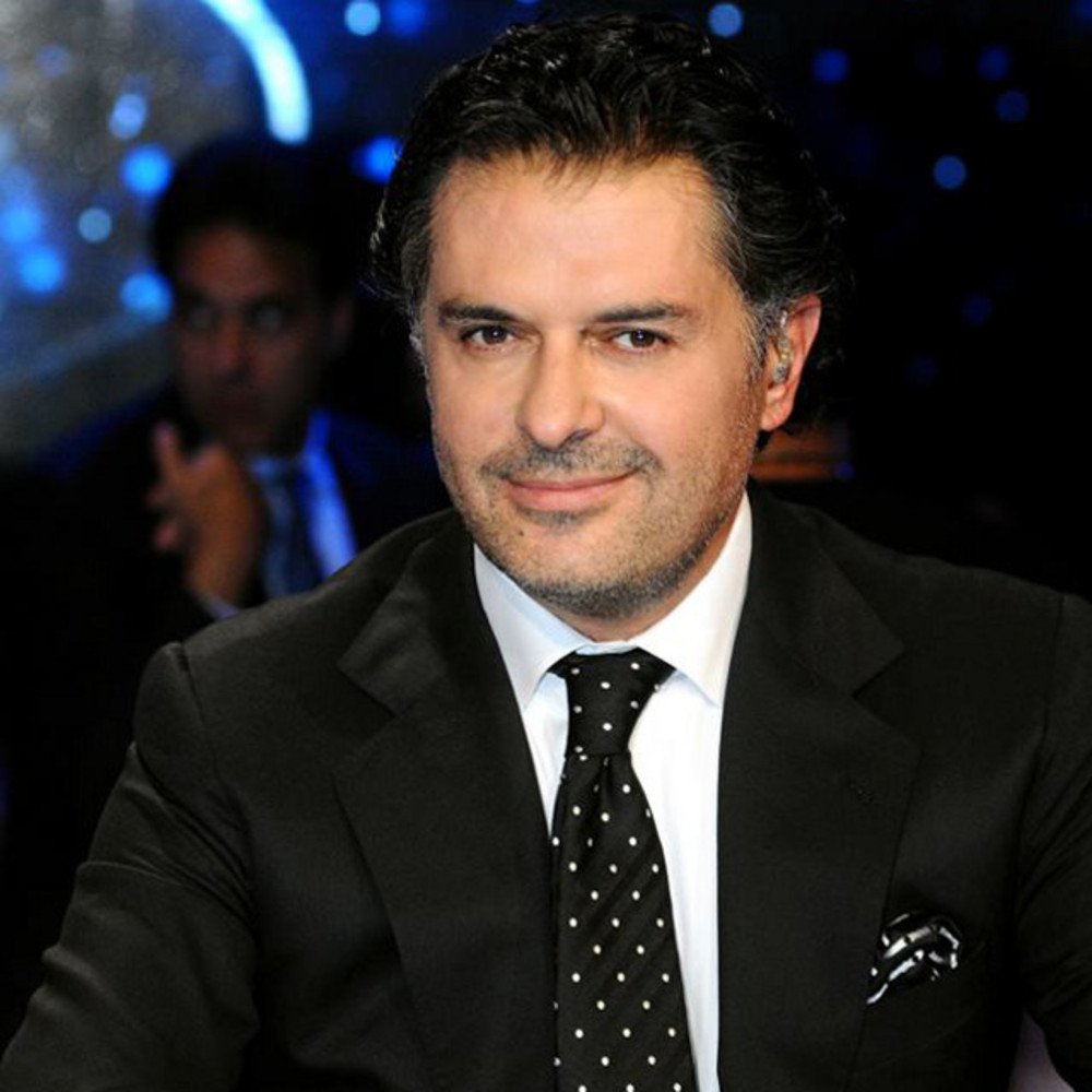 راغب علامة يتجاوز أزمة وفاة والديه بمباراة تنس.. شاهد