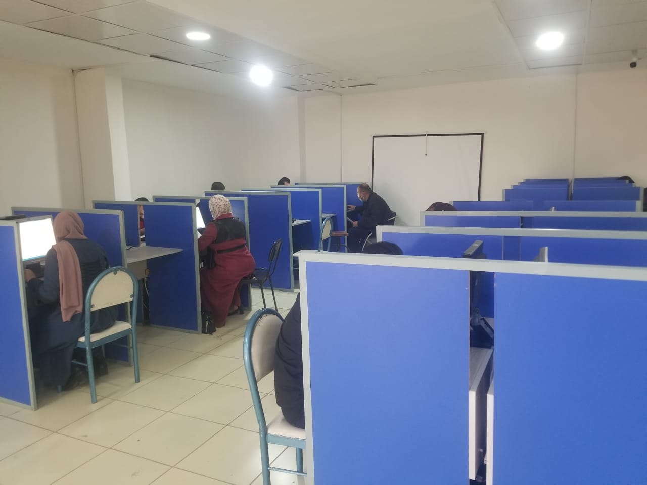 بعد التحول للامتحانات عن بعد  ..  كلية توليدو الاهلية /إربد تعقد اليوم أول الامتحانات وجاهياً