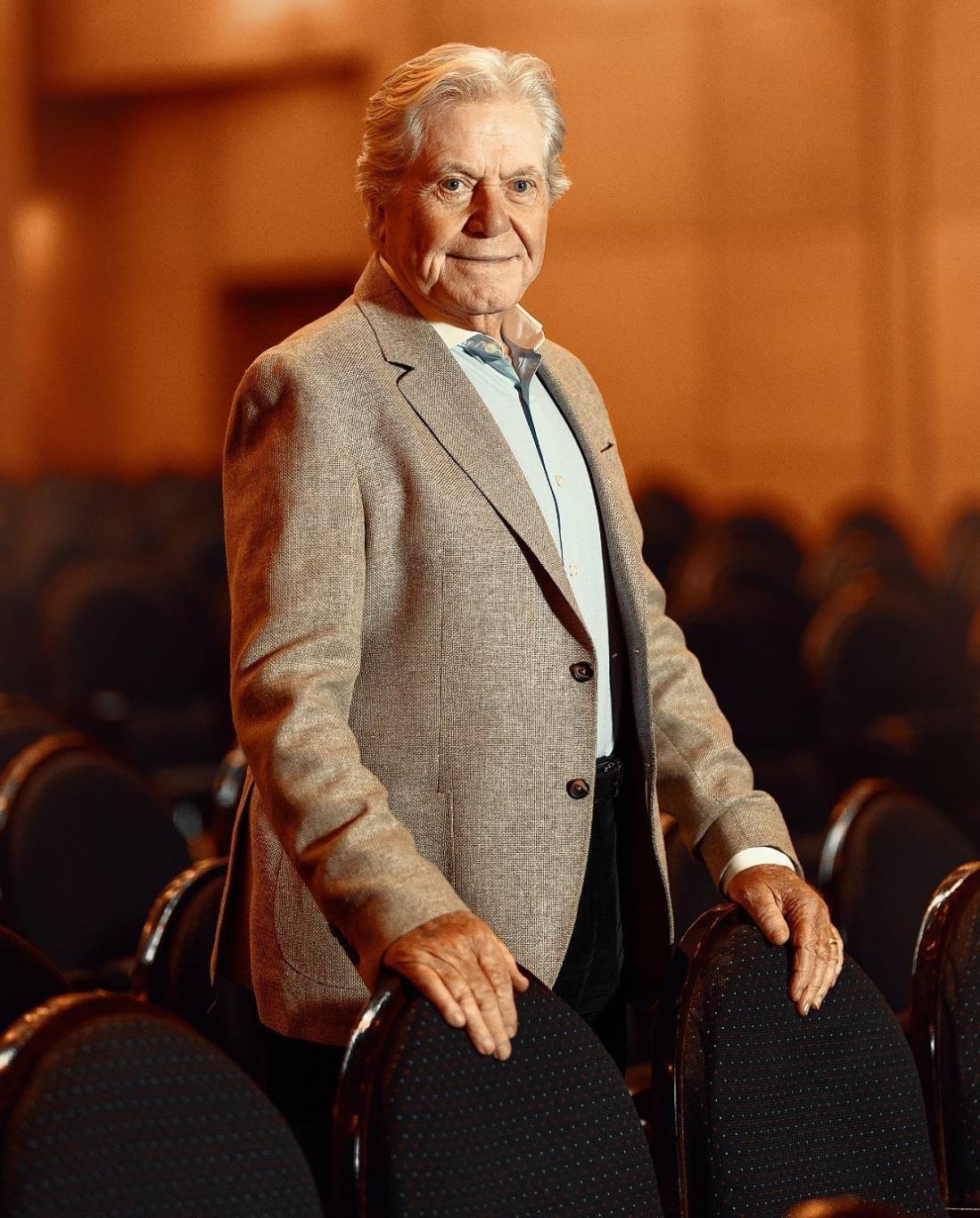 حسين فهمي بطلاً لفيلم صيني في تجربة عالمية استثنائية