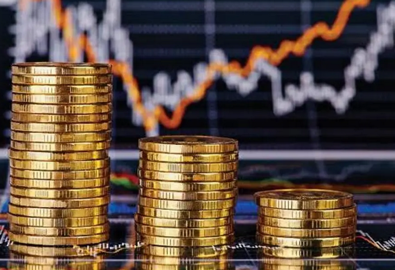 أغنى رجل بالعالم يبيع أسهماً بـ 5 مليارات دولار