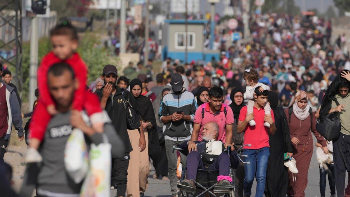 الآلاف ينزحون للنجاة بأرواحهم من القصف على الشجاعية  ..  فيديو 