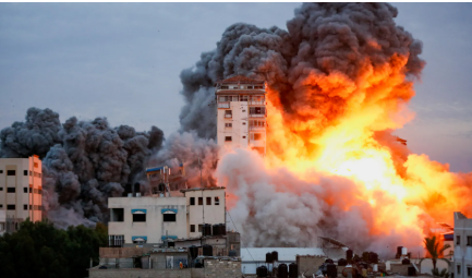 غارات جوية "إسرائيلية" تستهدف قيادات حماس في حي الزيتون ورئيس الوحدة البحرية 