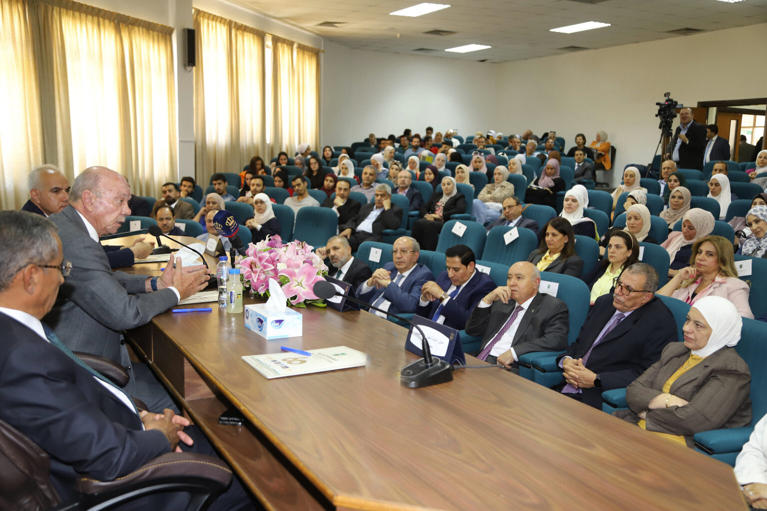 رئيس الأعيان: لا رجعة عن التحديث الشامل