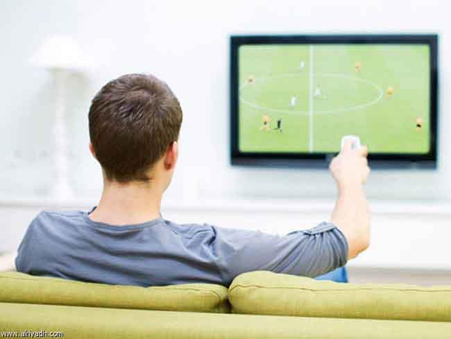 قلة النوم بسبب مشاهدة المباريات تصيب شاب صيني بشلل