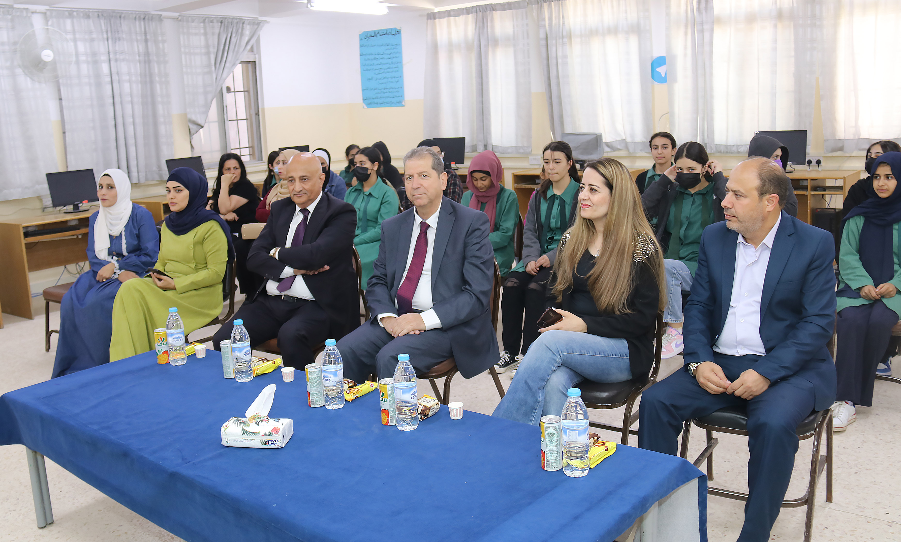 رئيس جامعة عمان العربية يرعى تخريج المشاركين في دورة "ريادة الاعمال والمشاريع الصغيرة"