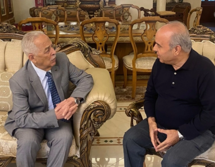 العيسوي ينقل تمنيات الملك وولي العهد بالشفاء العاجل لـ الكلالدة والمحافظة 