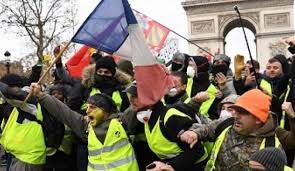  فرنسا  ..  تظاهرات جديدة واعتقالات بين "السترات الصفر"