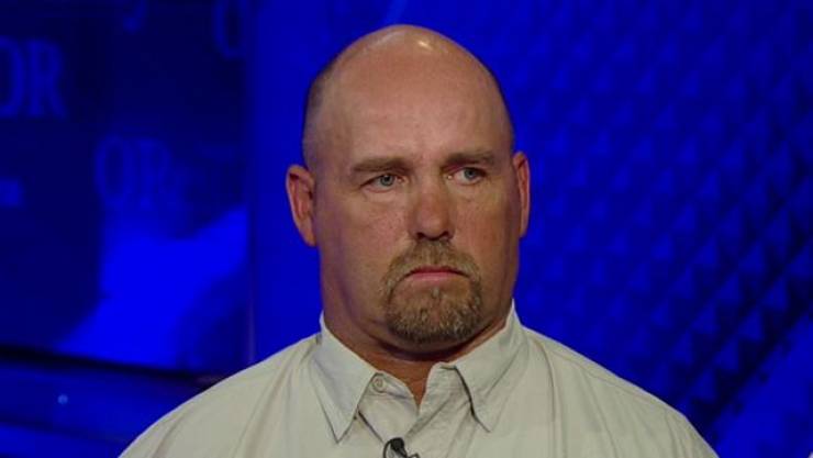 فيديو : قَتَلَ 2746 عراقياً في 5 سنوات  ..  الجندي الأمريكي الأكثر دمويّة!