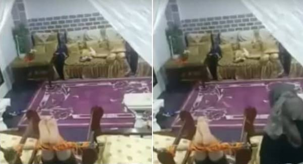 بالفيديو  ..  سيدة تربط زوجها وتجلده بالخيزران وتبث مباشر وهو يتألم من شدة الضرب 