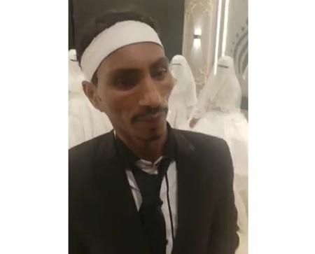 مصر ..  (شاروخان قنا) يتزوج 4 فتيات دفعة واحدة - فيديو