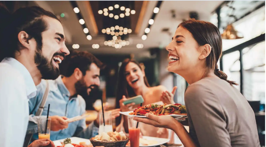 ليس ما تأكله فقط ..  توقيت وجباتك قد يرتبط بطول عمرك