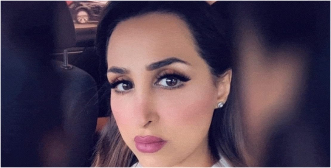 بالفيديو  ..  من جديد الناشطة السعودية "هند القحطاني" تٌثير الجدل يظهور جريء و تتغزل بجسدها على الهواء