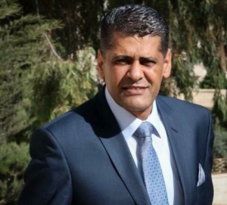 على الطريق