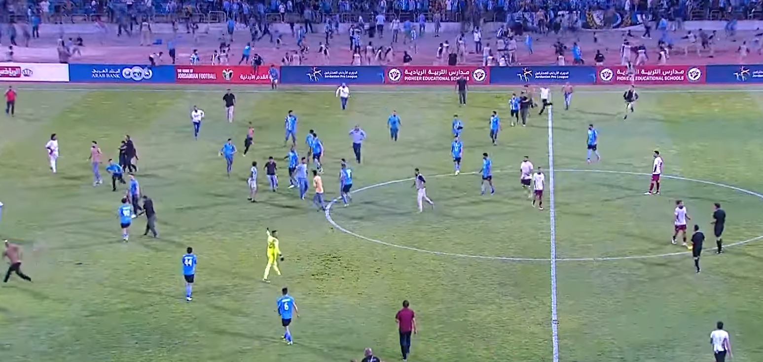 لاعب نادي معان يوضح ما جرى بينه وبين جماهير نادي الفيصلي 