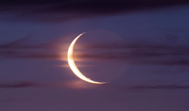 علماء فلكيون : رمضان (29) يوماً هذا العام ..  والجمعة أول أيام العيد