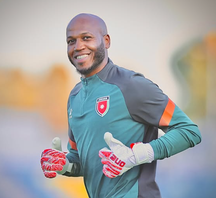 حارس المنتخب الوطني "بني عطية": أذكّر أصدقائي بصلاة الفجر وأدعو أن أكون معروفًا عند الله (فيديو)